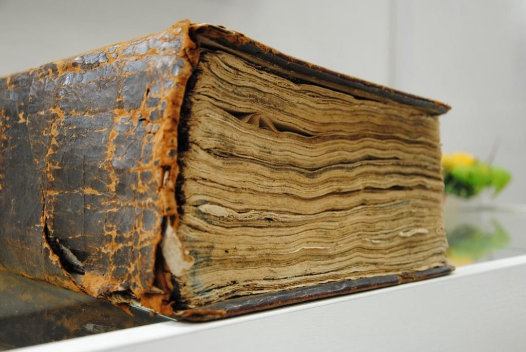 Melantrichova Bible z roku 1556-7